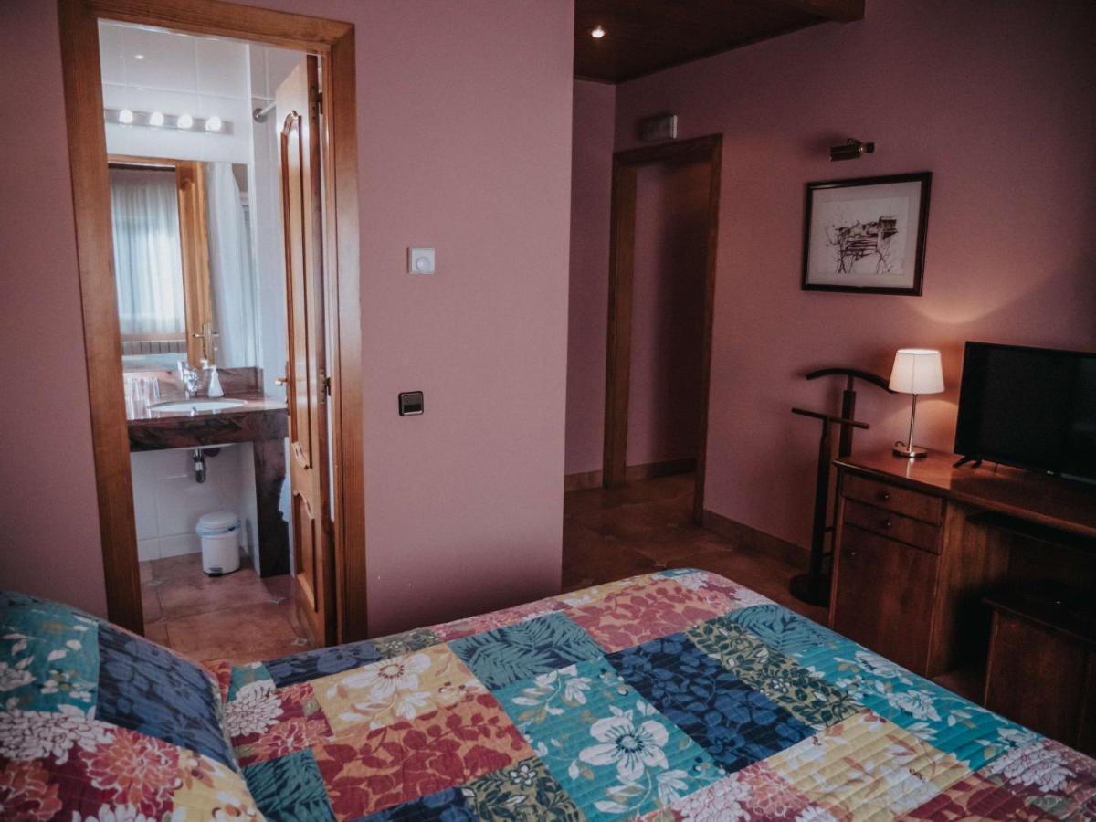 Hostal Les Fonts Castellar De N'Hug Eksteriør billede