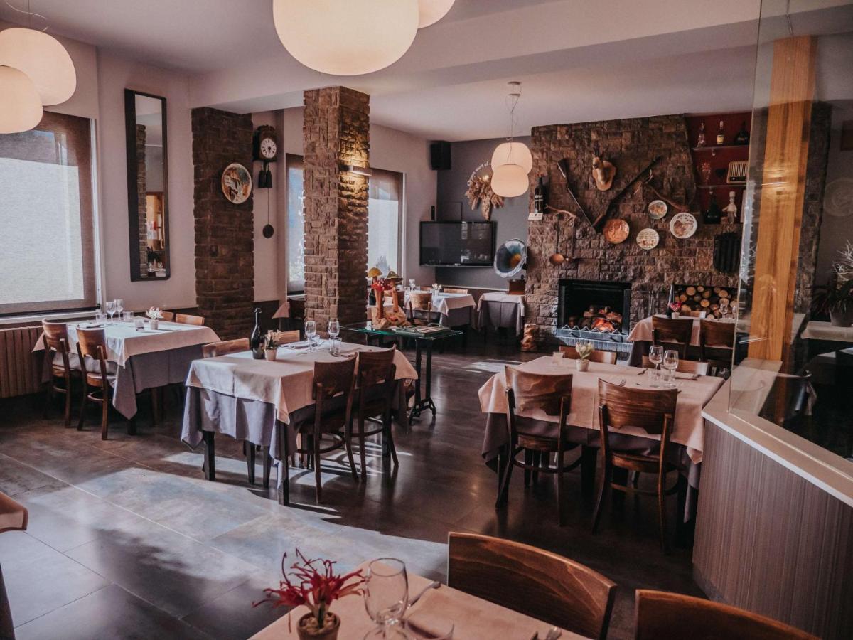 Hostal Les Fonts Castellar De N'Hug Eksteriør billede