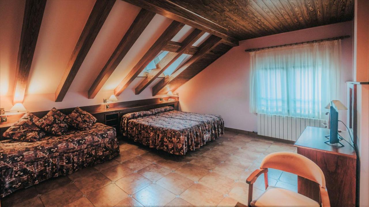 Hostal Les Fonts Castellar De N'Hug Eksteriør billede