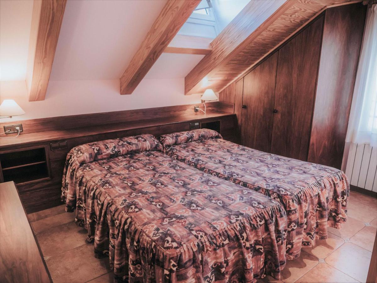 Hostal Les Fonts Castellar De N'Hug Eksteriør billede
