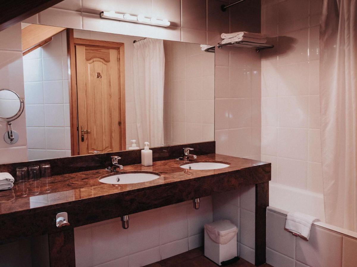 Hostal Les Fonts Castellar De N'Hug Eksteriør billede