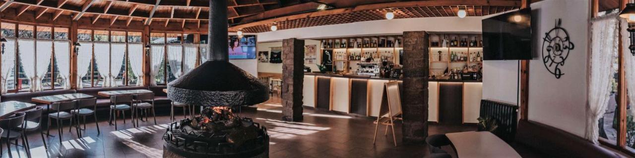 Hostal Les Fonts Castellar De N'Hug Eksteriør billede