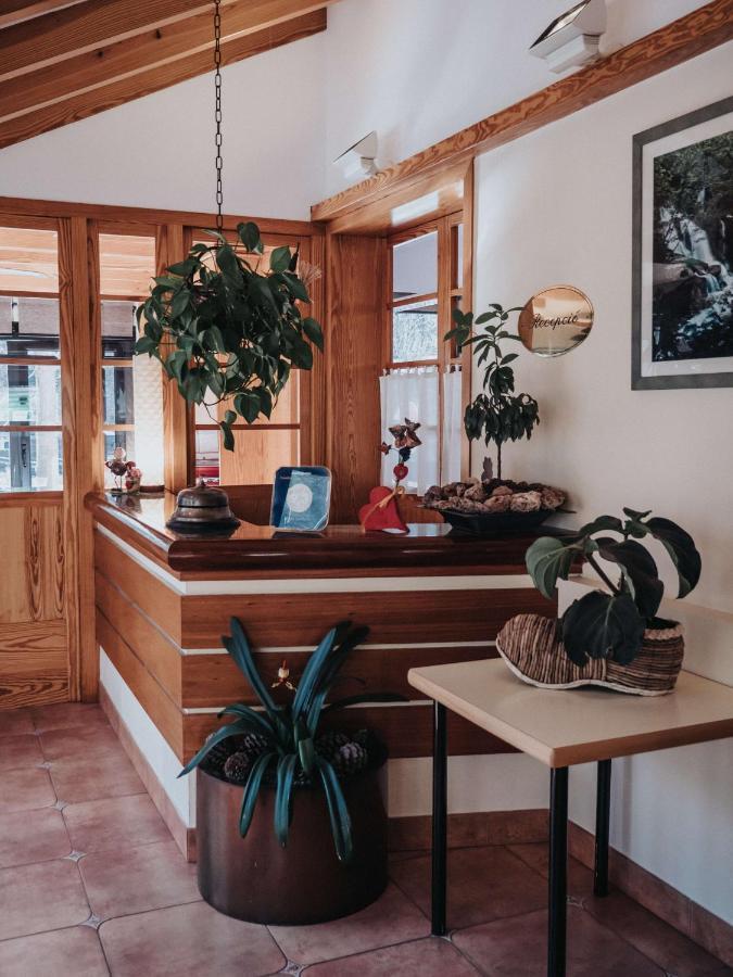Hostal Les Fonts Castellar De N'Hug Eksteriør billede
