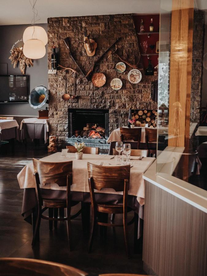 Hostal Les Fonts Castellar De N'Hug Eksteriør billede